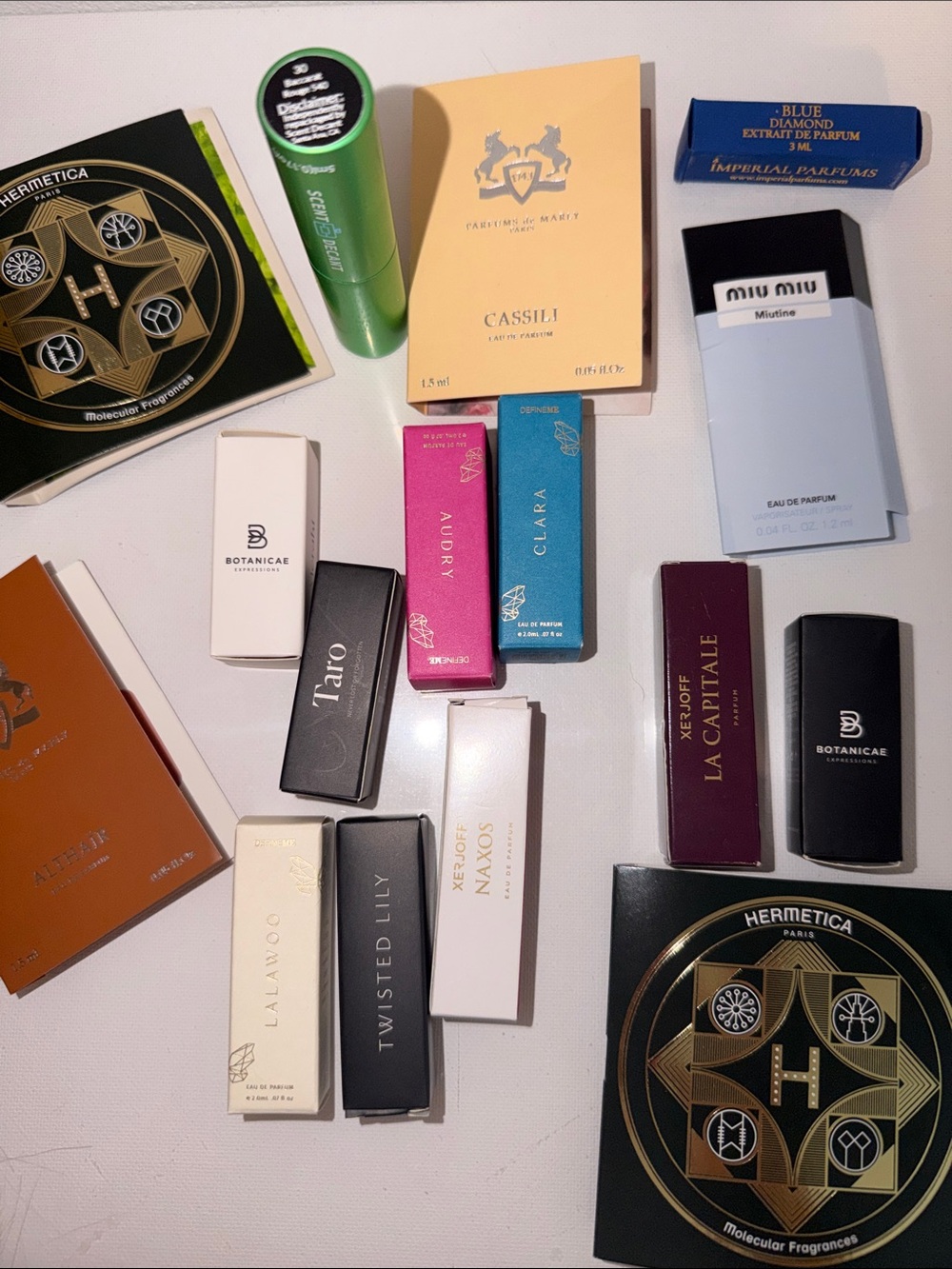 High end fragrance sampler set
